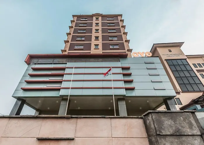 Oyo 1475 Alia Matraman Syariah Near Rs Premier Jatinergara Hotel Jakarta
